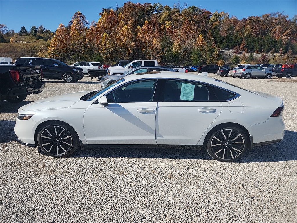 2025 Honda Accord Hybrid Touring photo 4