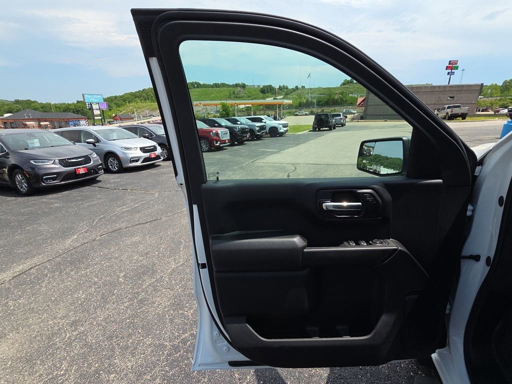 2026 Chevrolet Silverado 1500 Custom - Photo 13