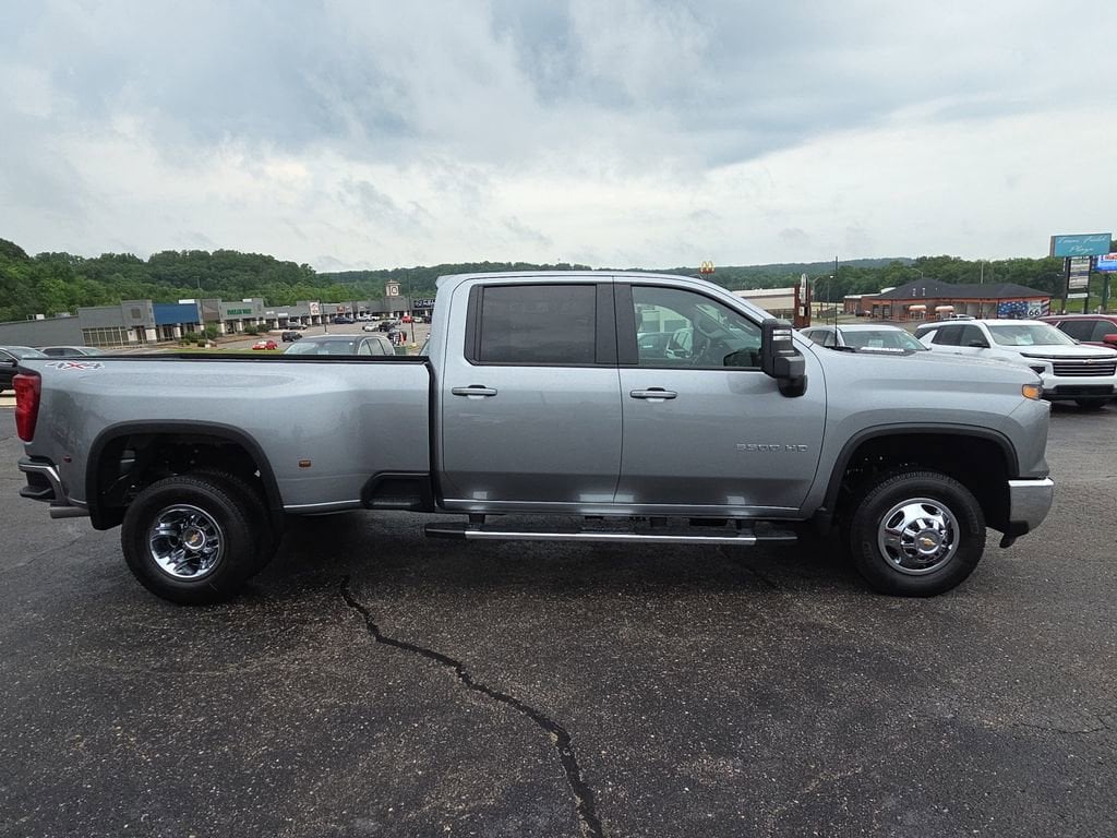 2026 Chevrolet Silverado 3500 HD LT - Photo 10