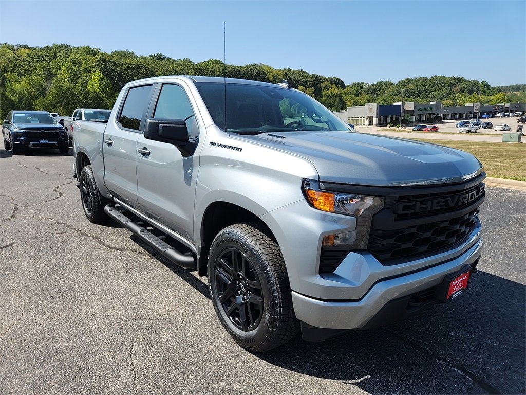 2026 Chevrolet Silverado 1500 Custom photo 2