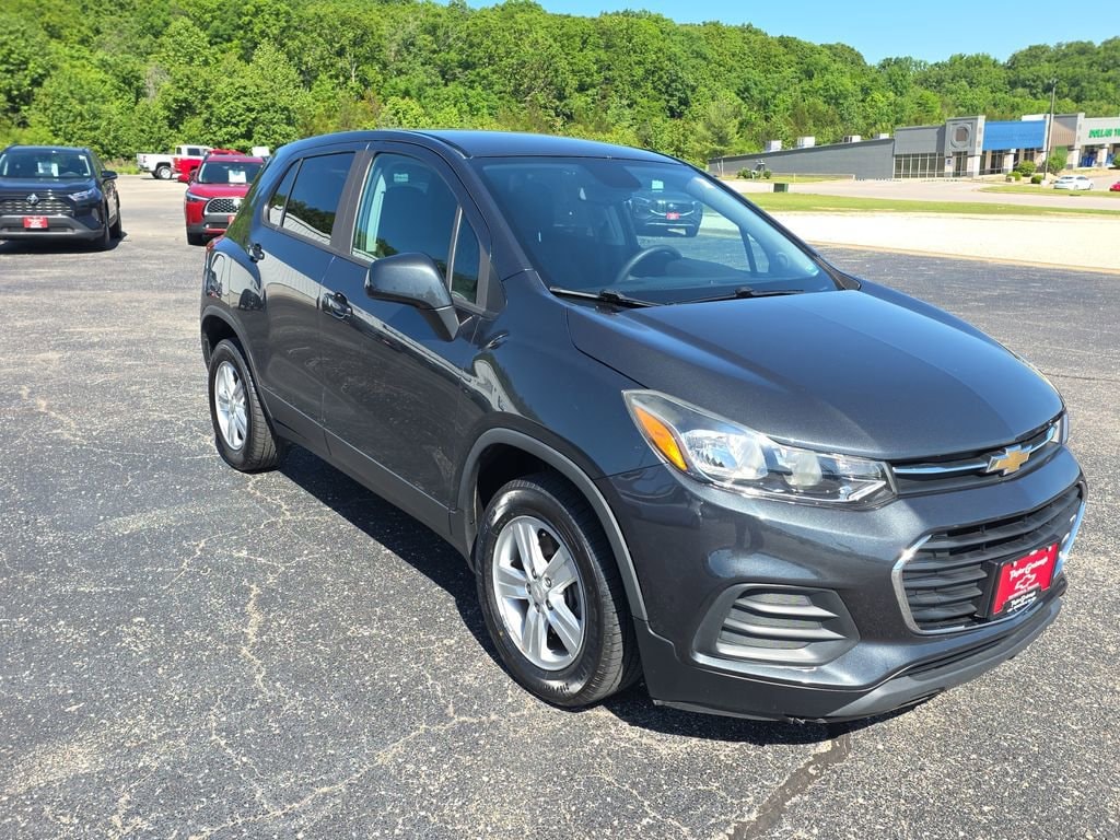 Used 2020 Chevrolet Trax LS with VIN 3GNCJKSBXLL217316 for sale in Waynesville, MO