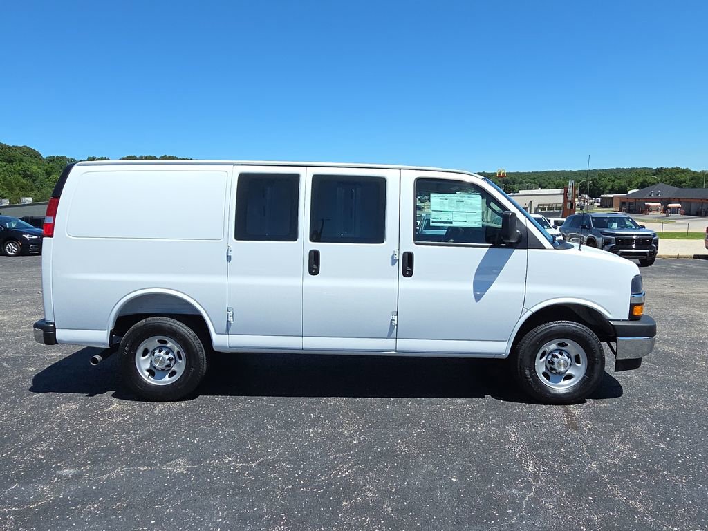 2026 Chevrolet Express Cargo Work Van - Photo 9
