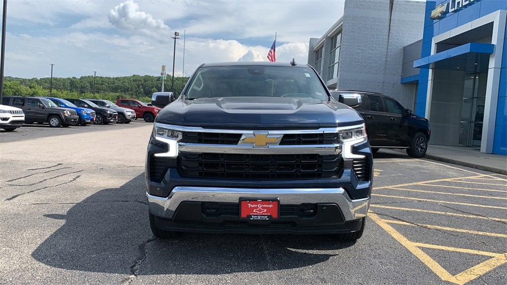 Used 2023 Chevrolet Silverado 1500 LT with VIN 1GCVDDE88PZ129089 for sale in Waynesville, MO