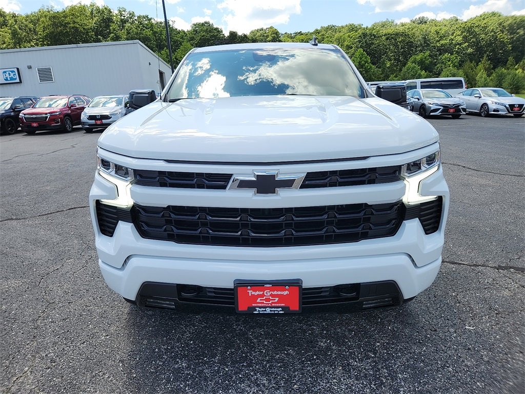 2025 Chevrolet Silverado 1500 RST photo 3
