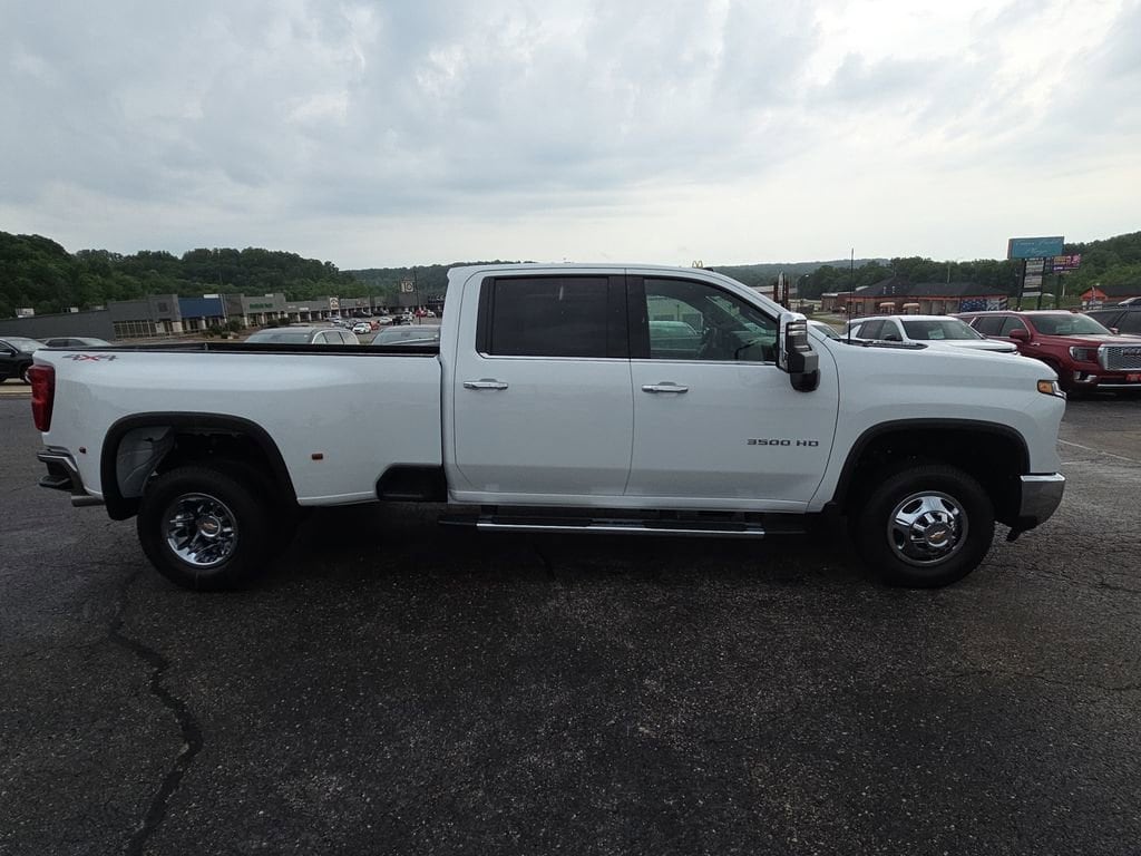 2026 Chevrolet Silverado 3500 HD LTZ - Photo 10