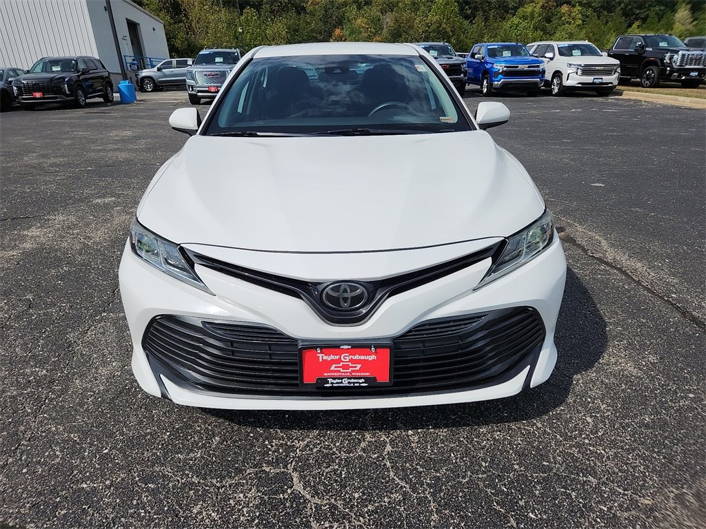 2019 Toyota Camry LE photo 3