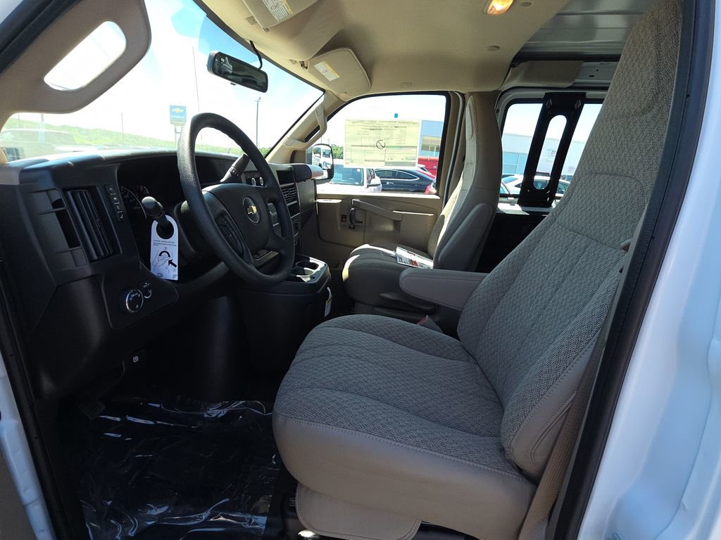 2026 Chevrolet Express Cargo Work Van - Photo 15