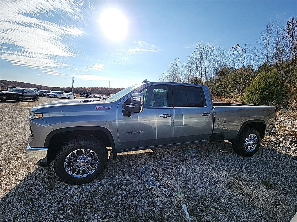 2024 Chevrolet Silverado 3500HD LTZ photo 4