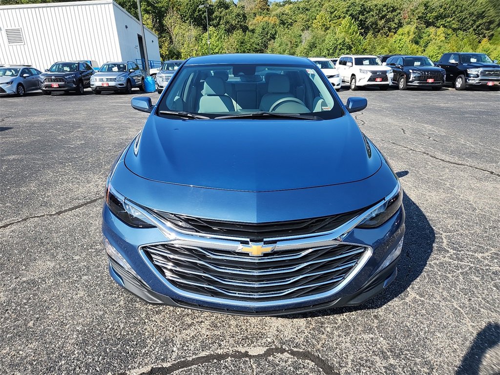 2025 Chevrolet Malibu 1LT photo 3