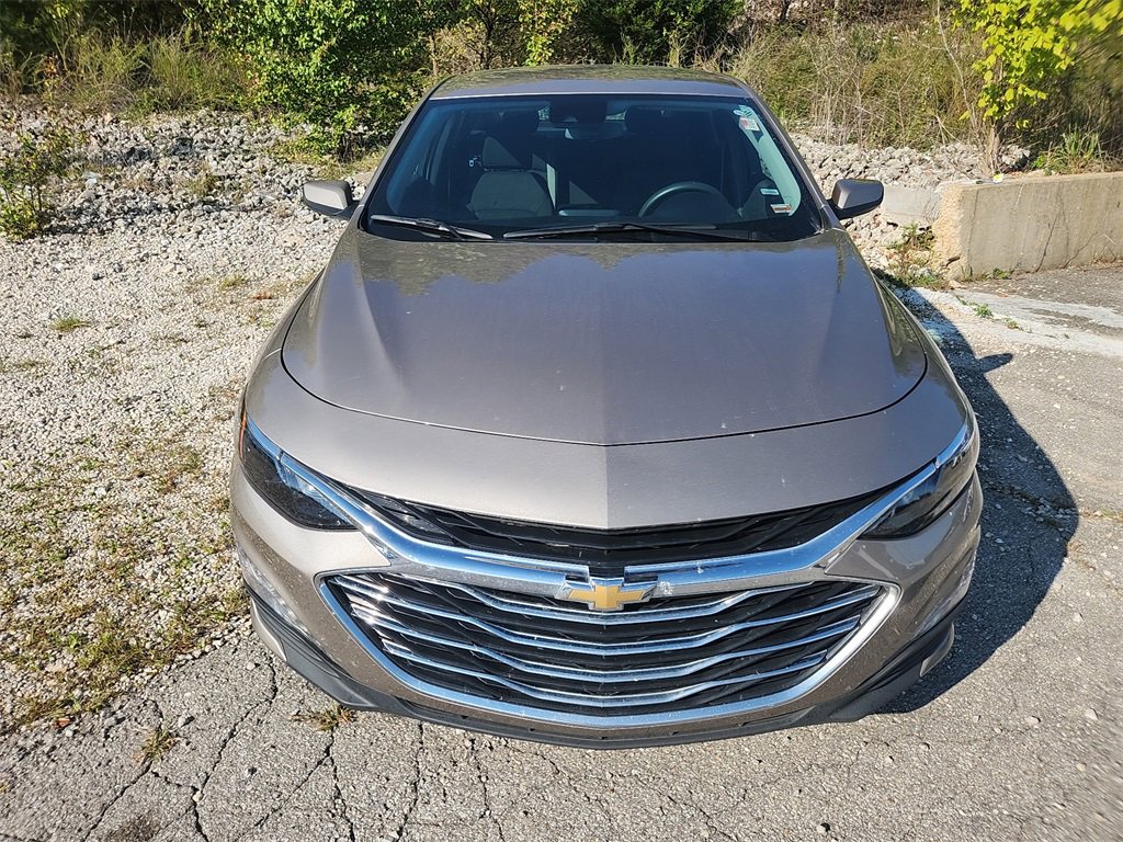 2025 Chevrolet Malibu 1LT photo 2