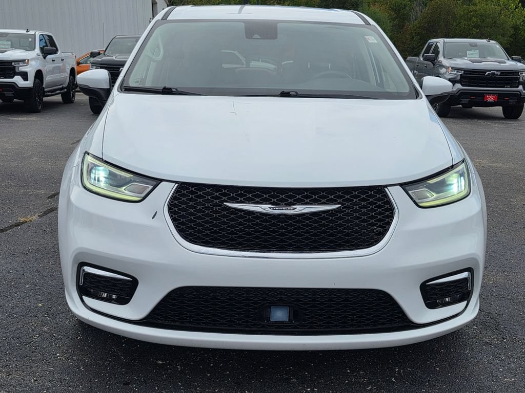 Used 2023 Chrysler Pacifica Touring L