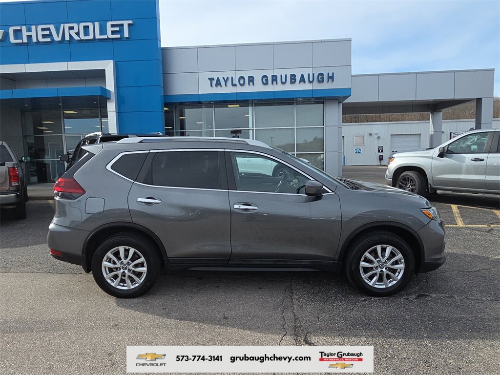 2018 Nissan Rogue SV's photo