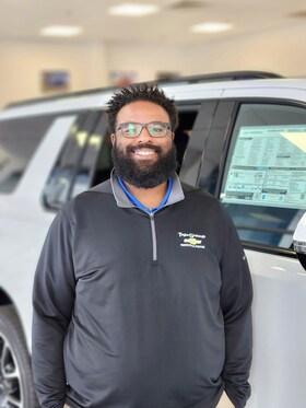 Staff member MARCUS CLARK from ID_63aca6e476d7