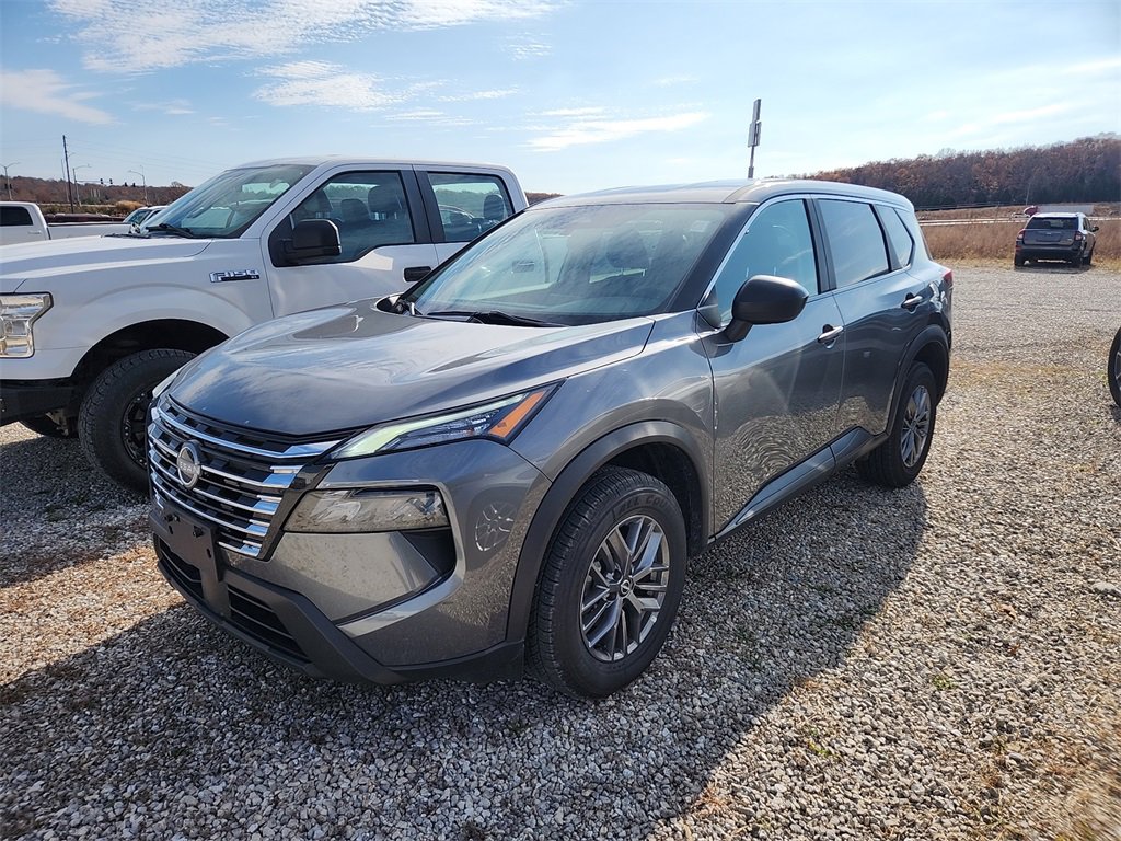 2024 Nissan Rogue S photo 2