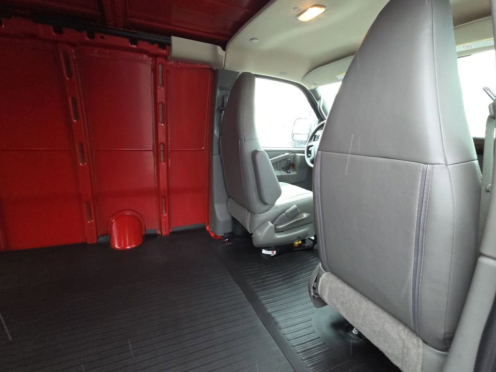 2026 Chevrolet Express Cargo Work Van - Photo 25