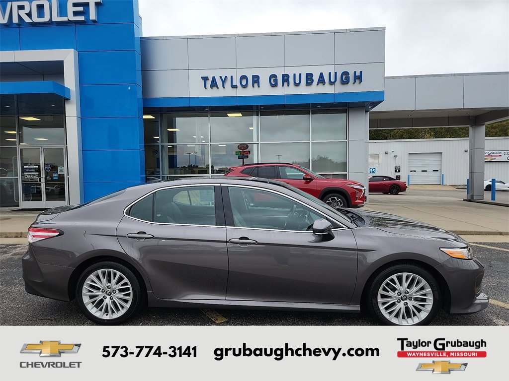 2020 Toyota Camry XLE's photo