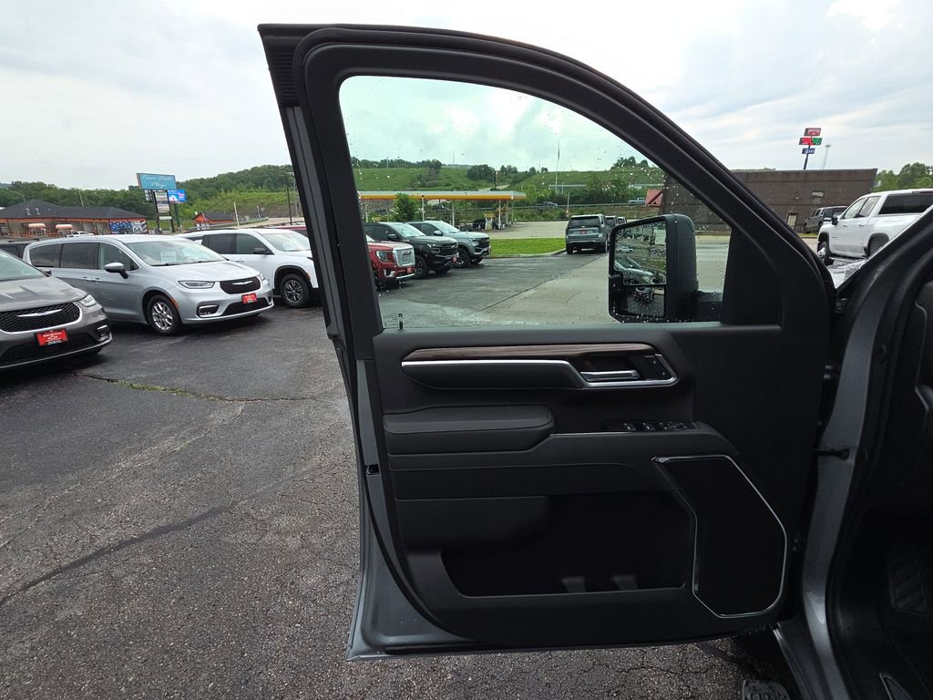 2026 Chevrolet Silverado 3500 HD LT - Photo 13