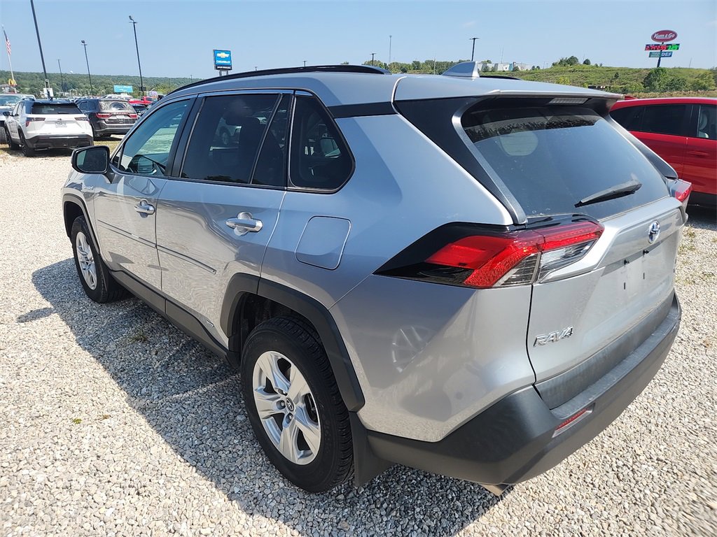 2020 Toyota RAV4 Hybrid LE photo 4