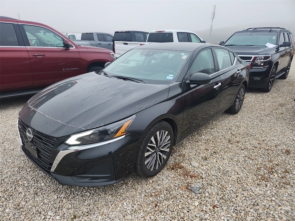 2024 Nissan Altima 2.5 SV photo 2