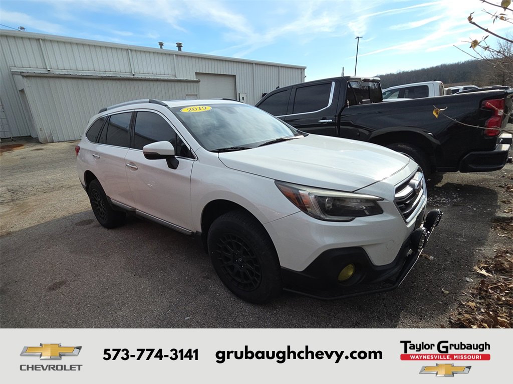 2019 Subaru Outback Touring's photo