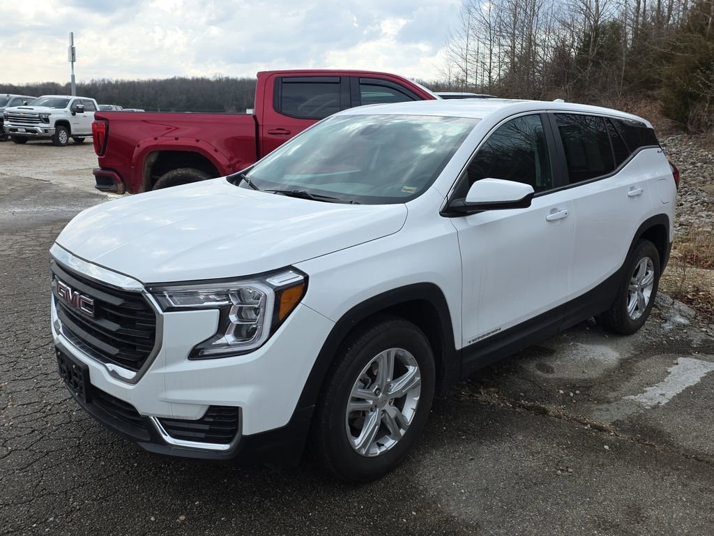 Used 2024 GMC Terrain SLE SUV