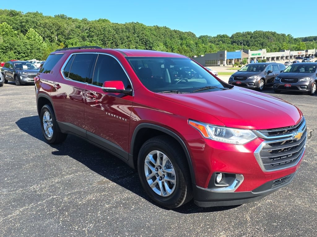 Used 2021 Chevrolet Traverse 1LT with VIN 1GNERGKW9MJ112177 for sale in Waynesville, MO