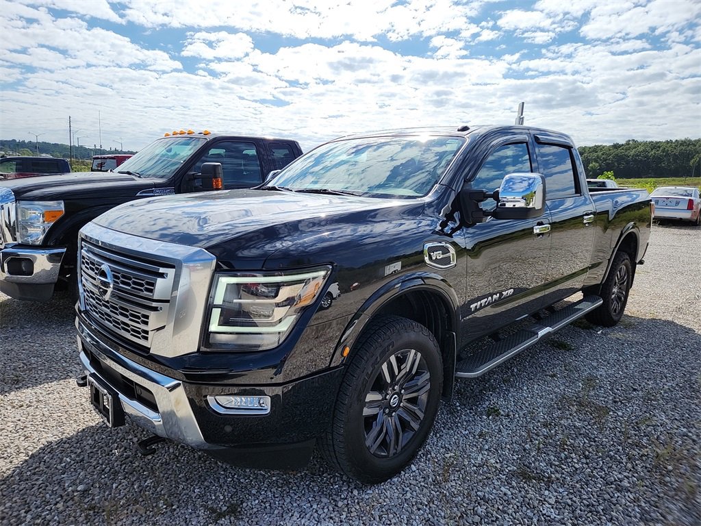 2021 Nissan Titan Platinum Reserve photo 2