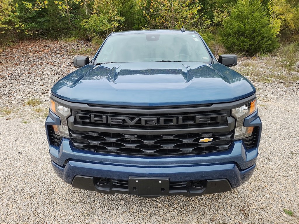 2024 Chevrolet Silverado 1500 Custom photo 2