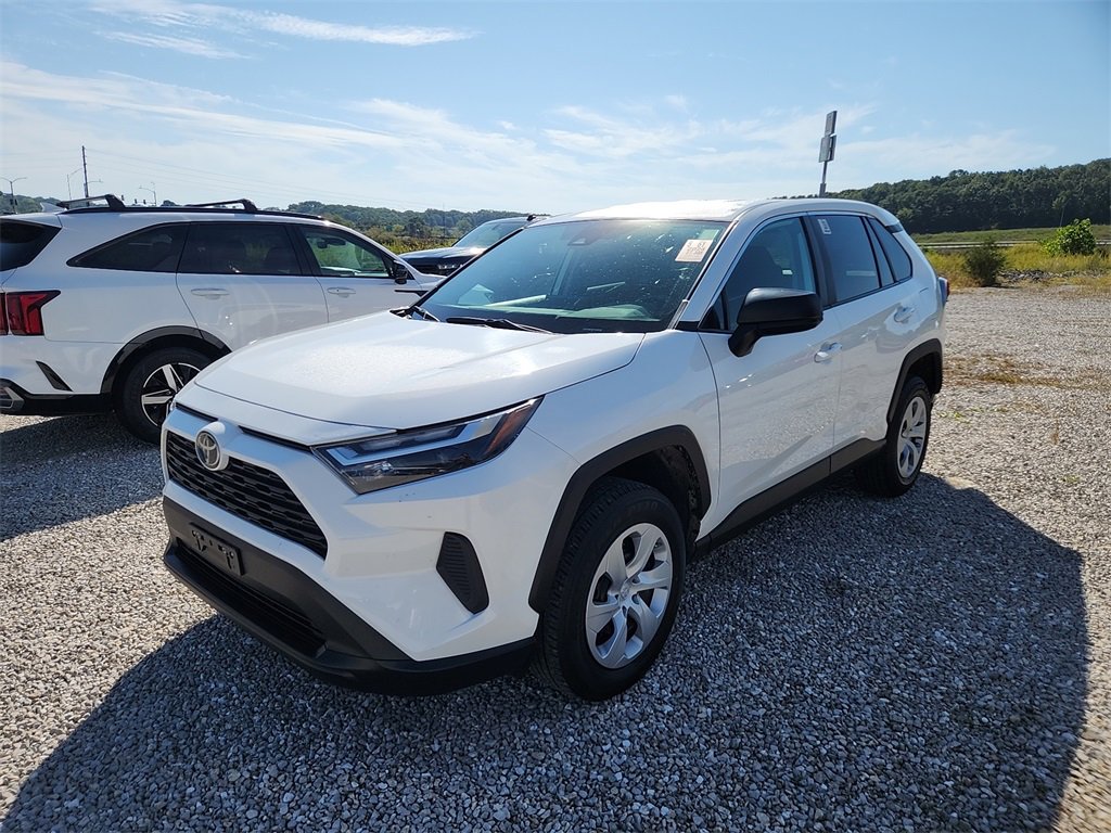 2024 Toyota RAV4 LE photo 2