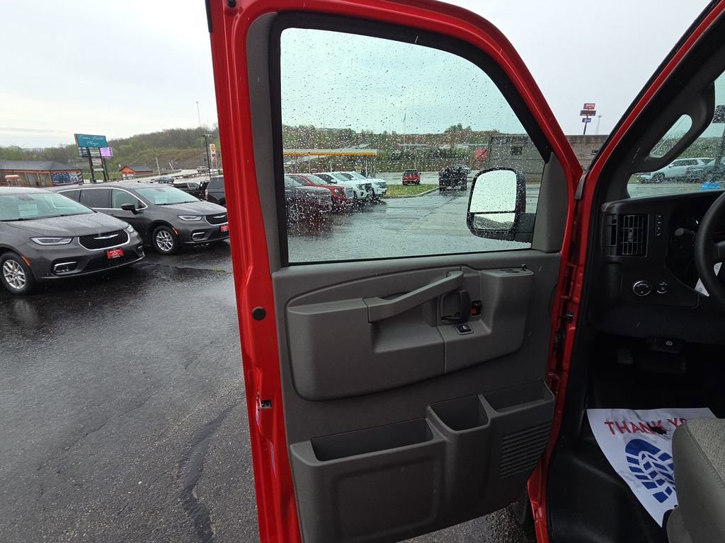 2026 Chevrolet Express Cargo Work Van - Photo 12