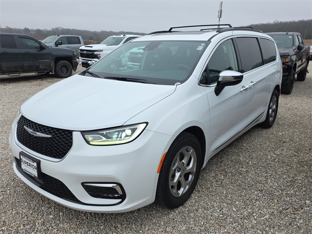 Used 2023 Chrysler Pacifica Limited