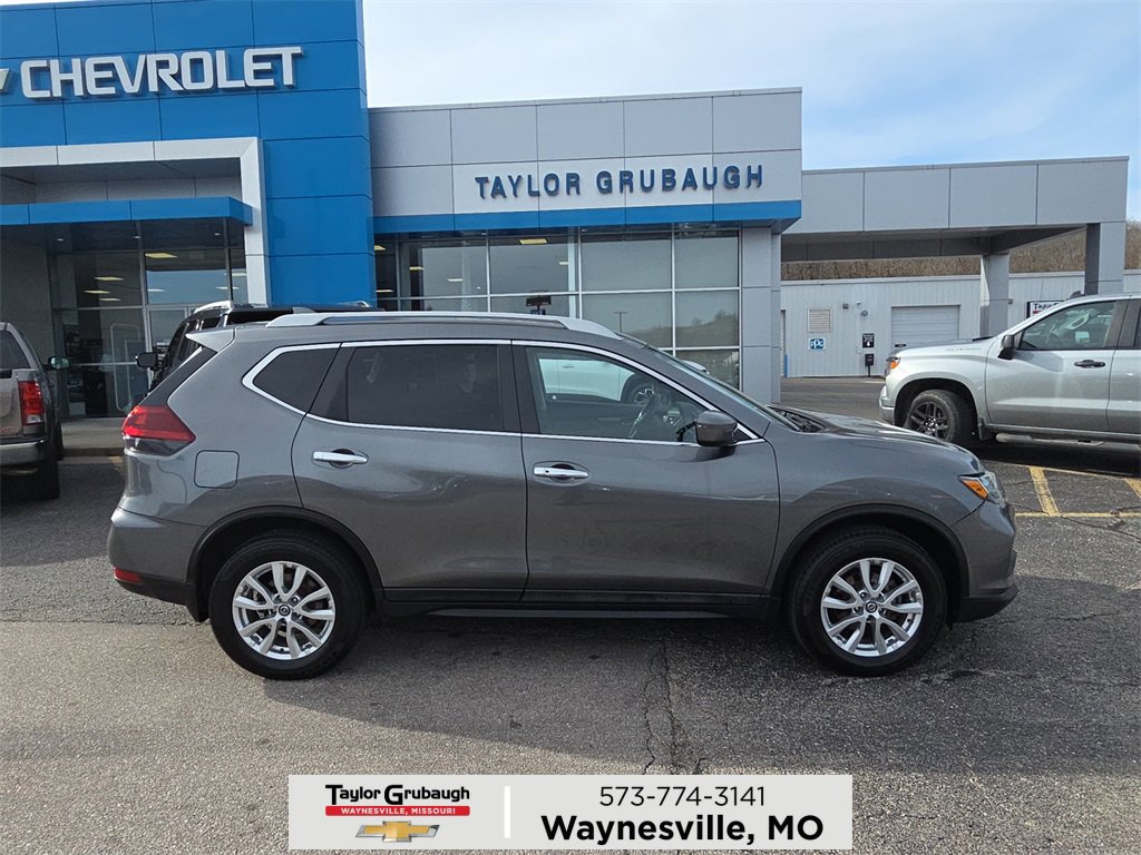 2018 Nissan Rogue SV's photo