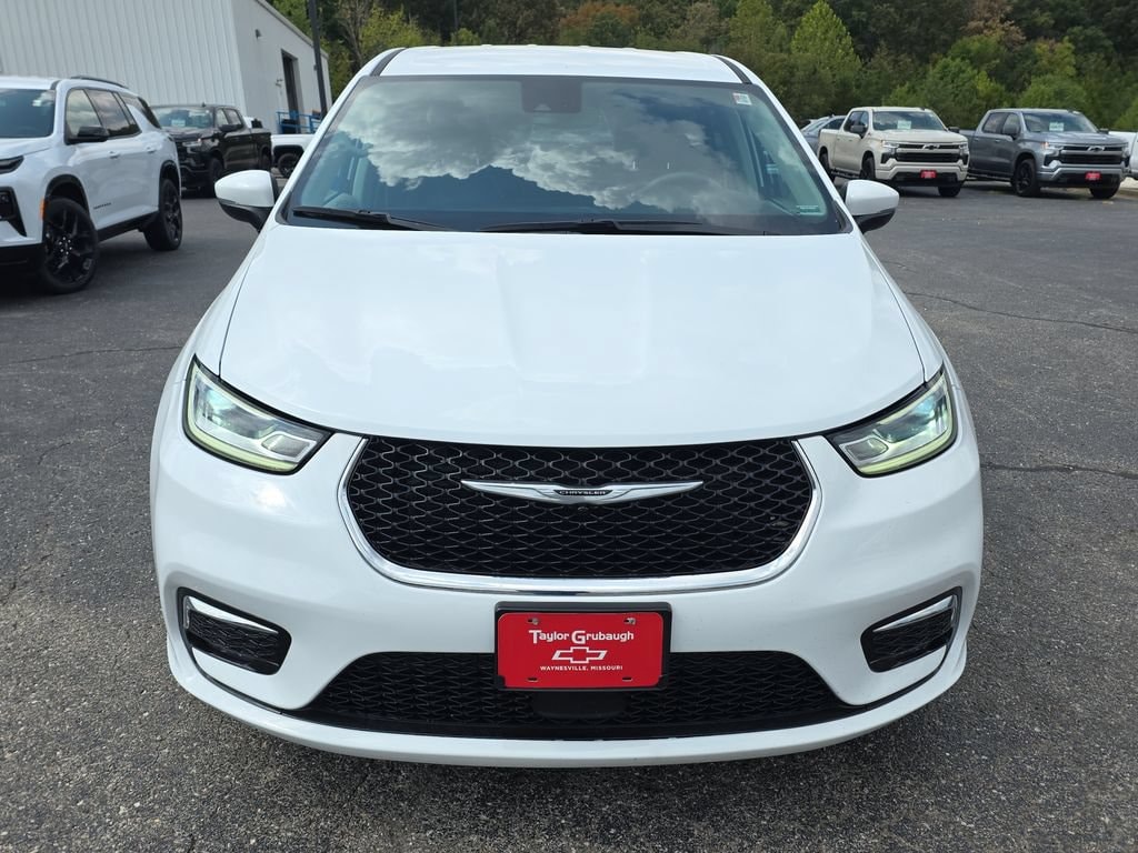 Used 2023 Chrysler Pacifica Touring L