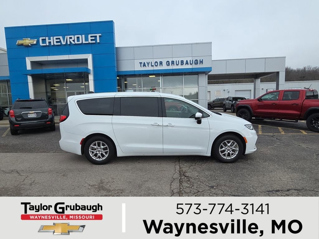 2023 Chrysler Pacifica Touring L