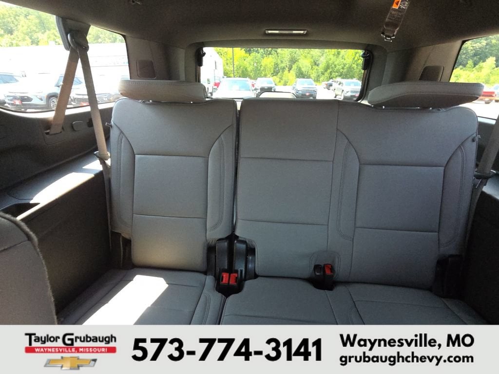 2026 Chevrolet Suburban LT - Photo 31