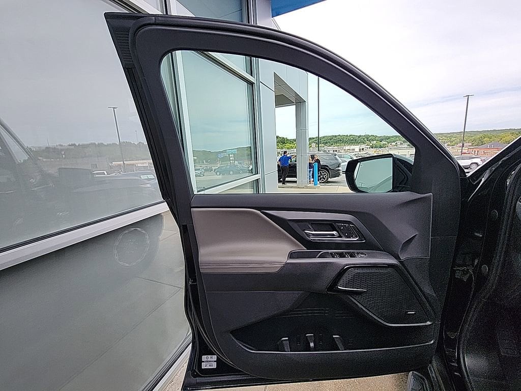 2026 Chevrolet Silverado EV Trail Boss - Photo 10