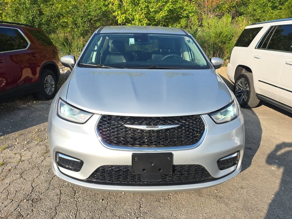 Used 2023 Chrysler Pacifica Touring L