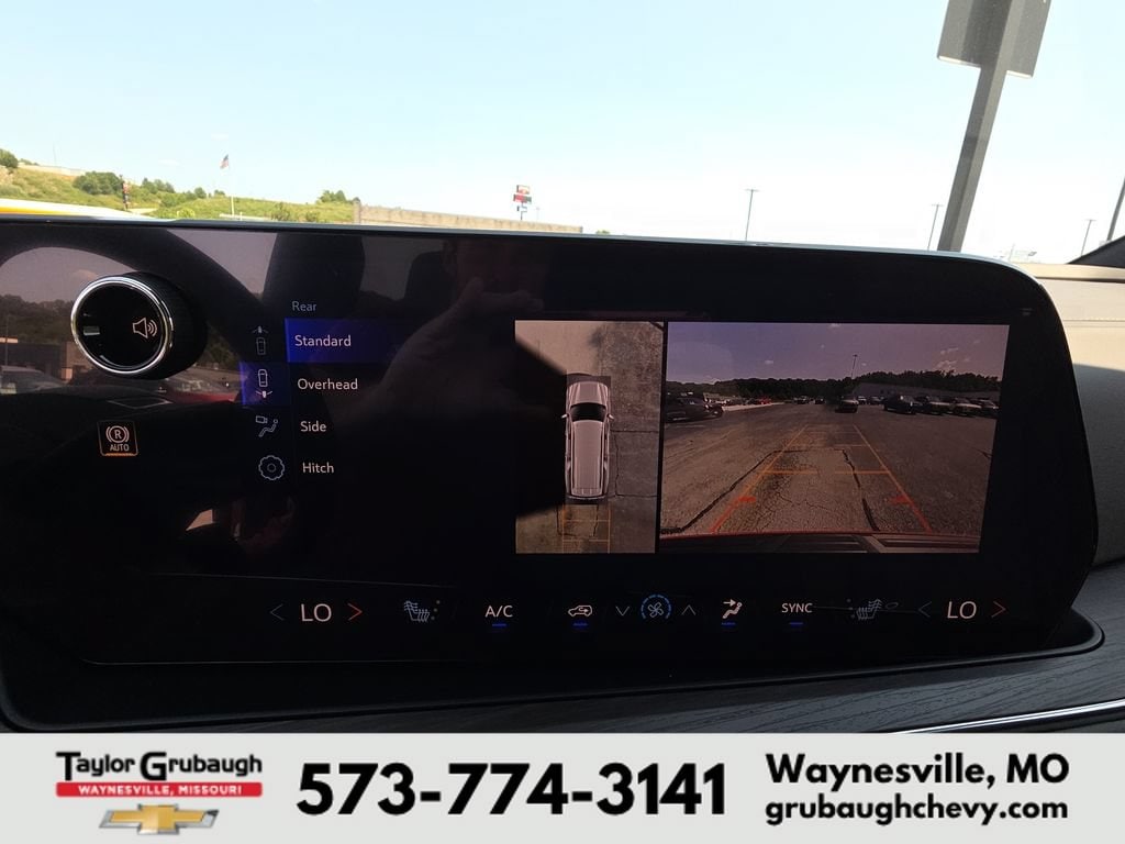 2026 Chevrolet Suburban LT - Photo 22