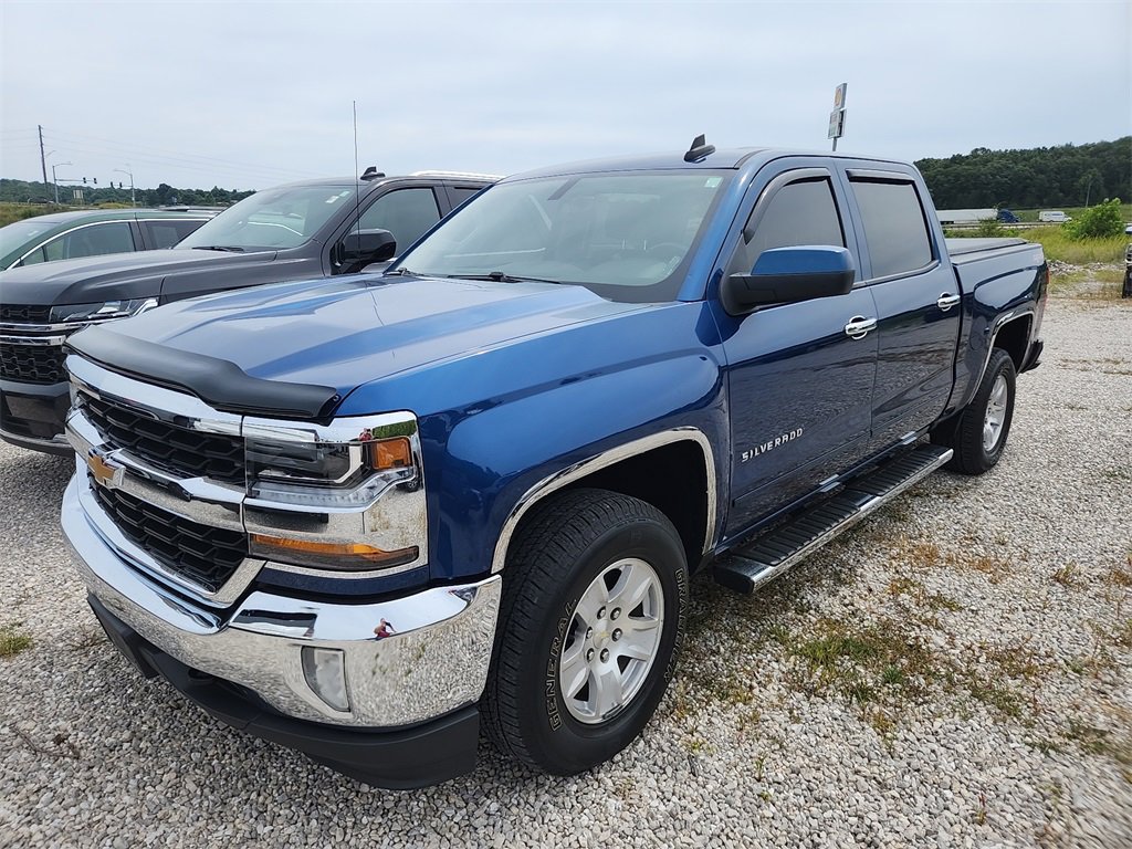 2017 Chevrolet Silverado 1500 LT photo 3