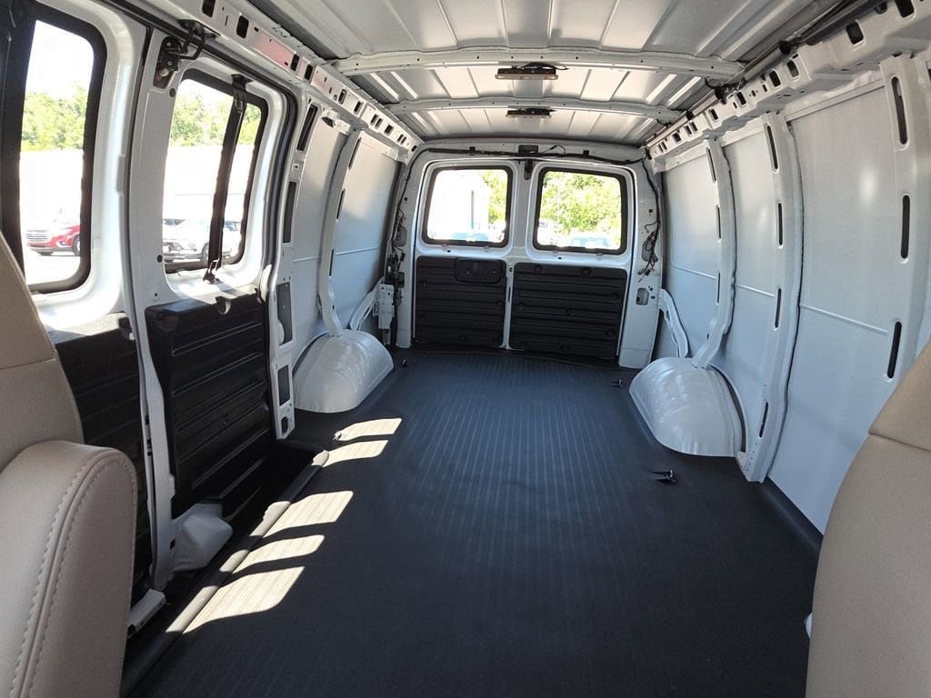 2026 Chevrolet Express Cargo Work Van - Photo 24
