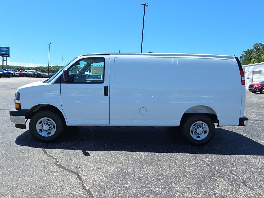 2026 Chevrolet Express Cargo Work Van - Photo 5