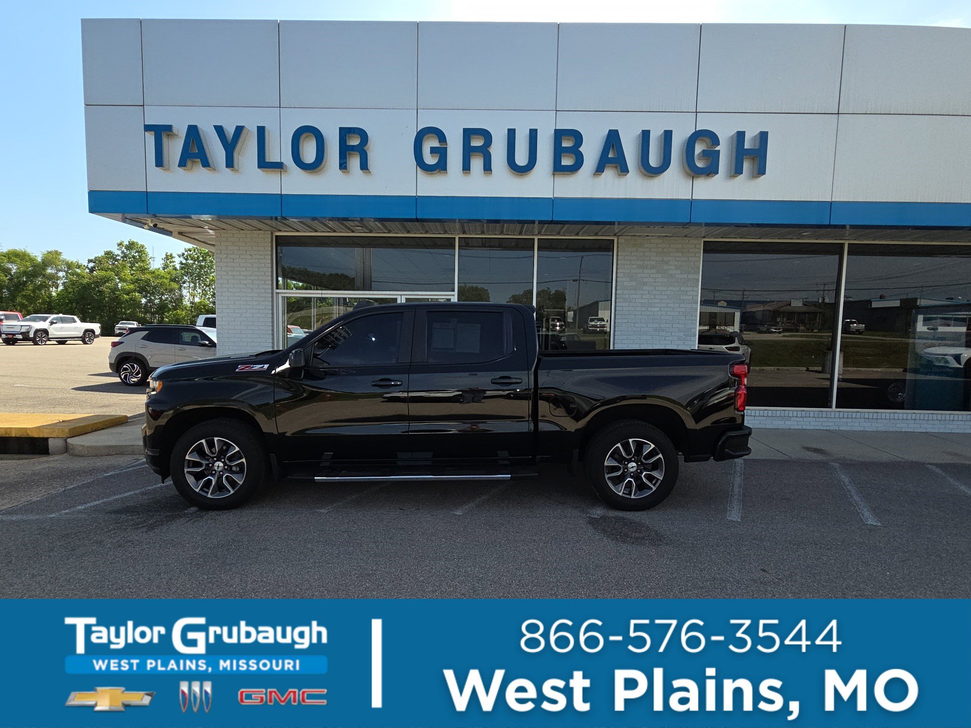 2021 Chevrolet Silverado 1500 RST 4X4 Crew Cab Short Box's photo