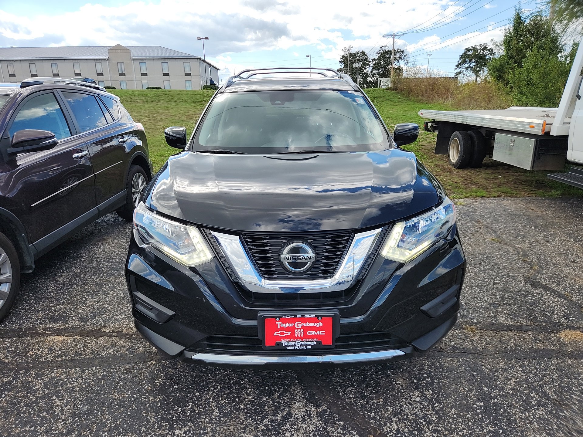 2020 Nissan Rogue S photo 2