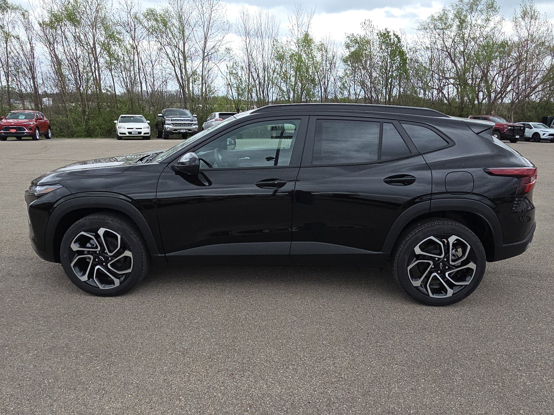 View vehicle photo 5