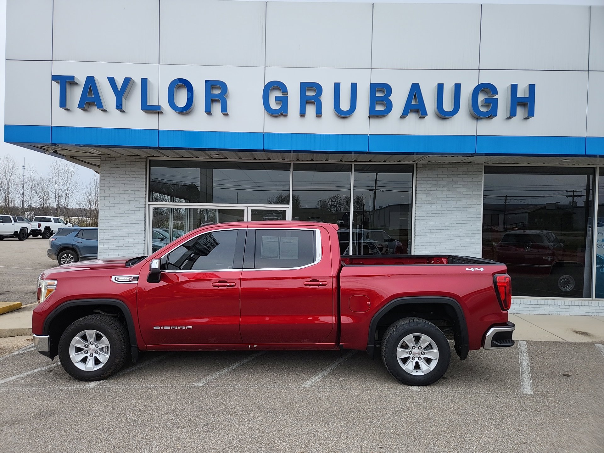 2021 GMC Sierra 1500 SLE's photo