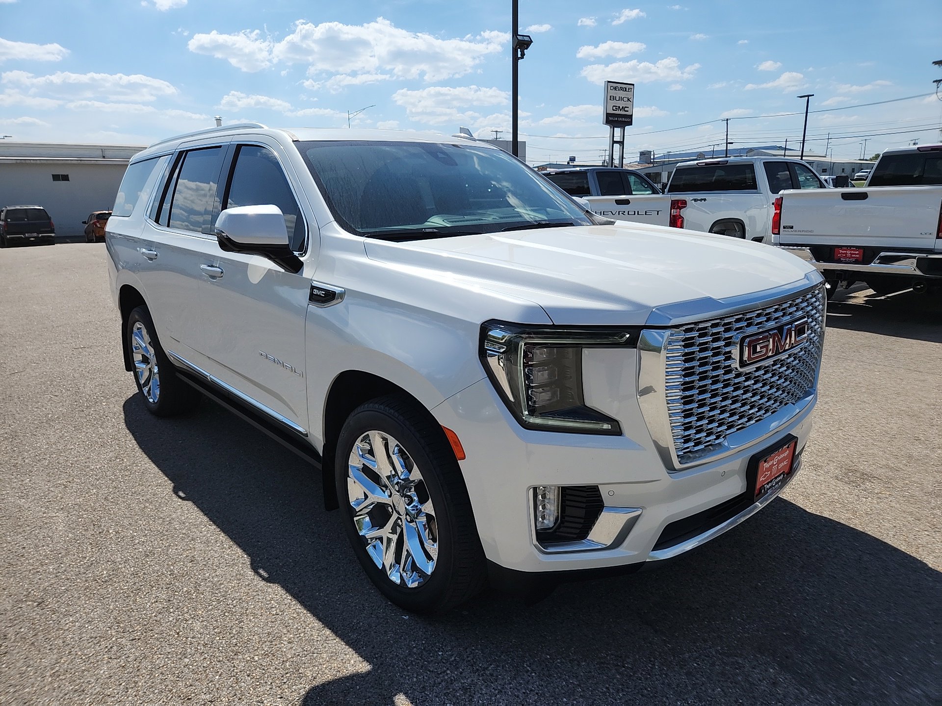 2022 Gmc Yukon Denali photo 2