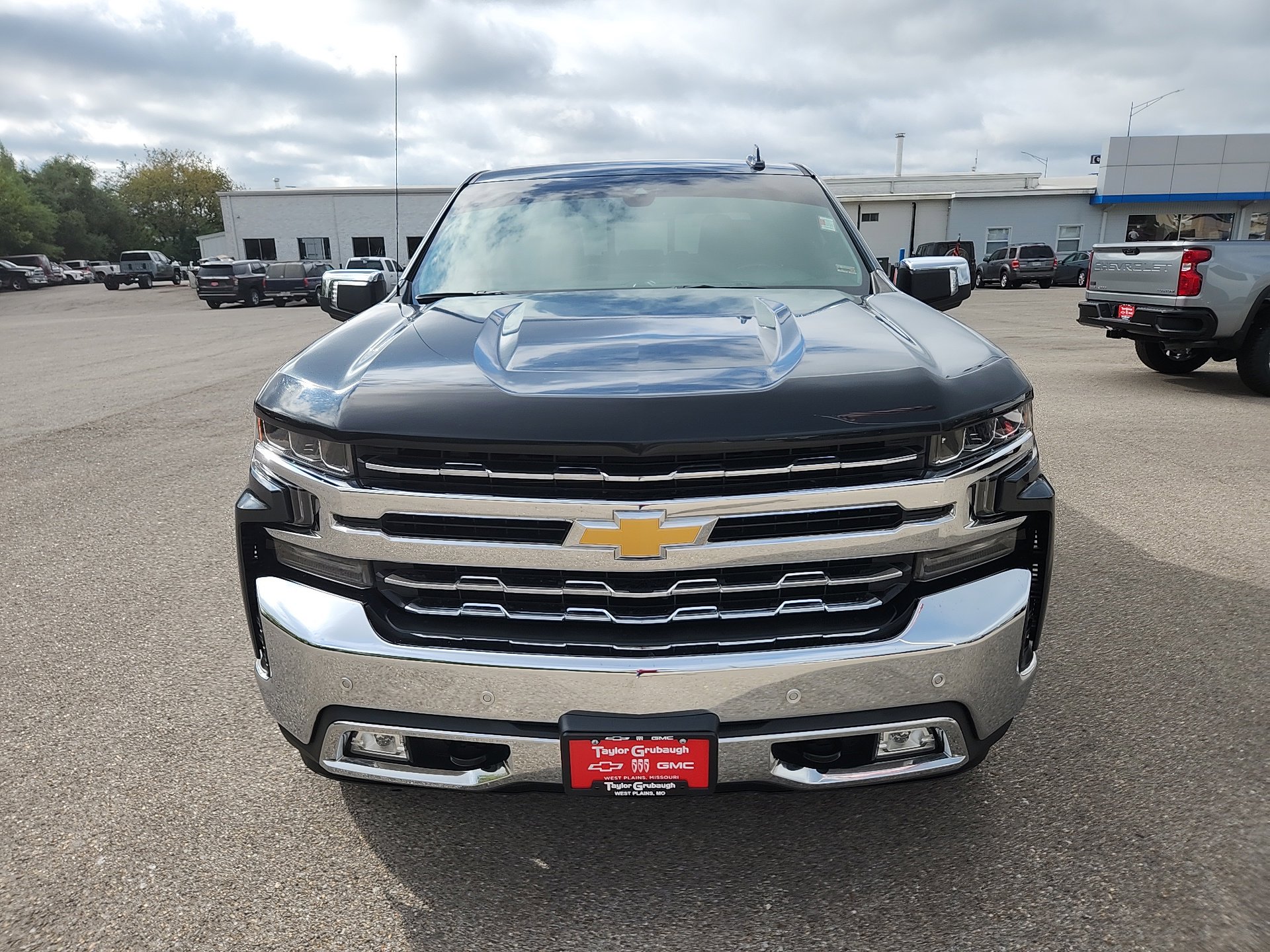 2019 Chevrolet Silverado 1500 LTZ photo 3