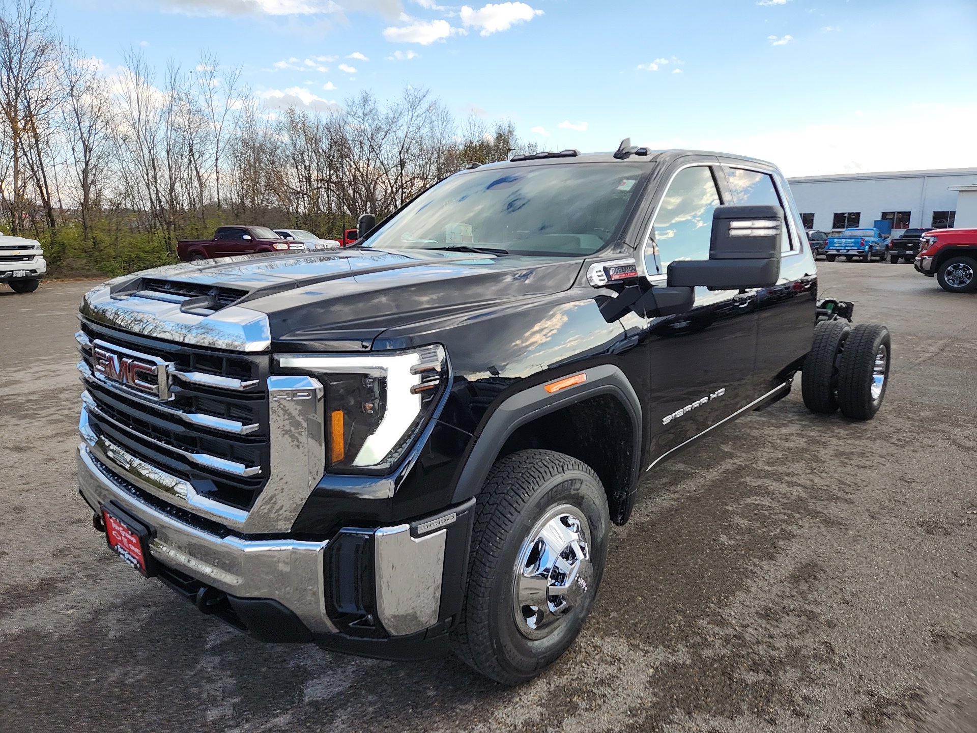 2026 Gmc Sierra 3500 HD SLE photo 4