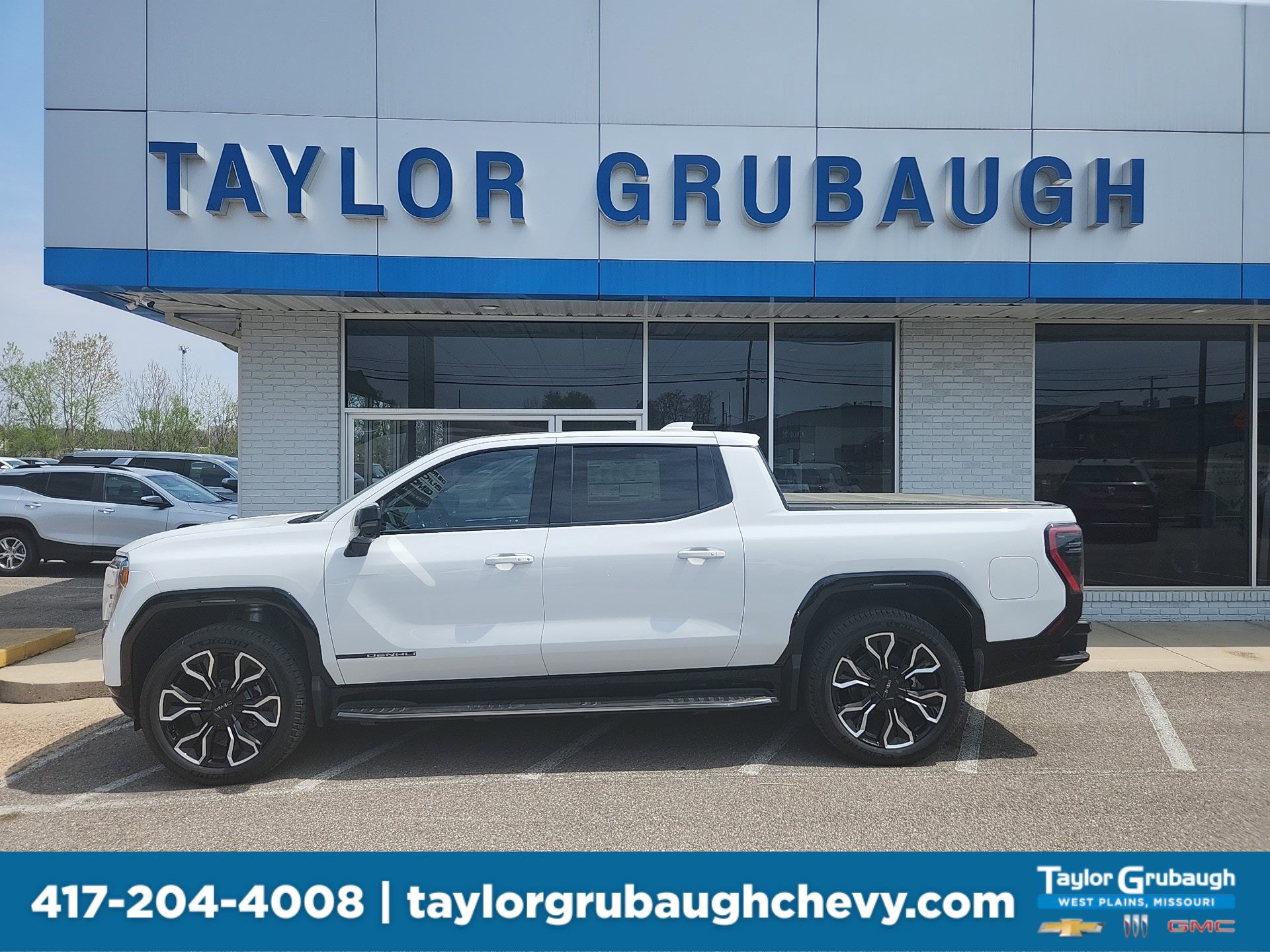 2025 GMC Sierra EV Denali's photo