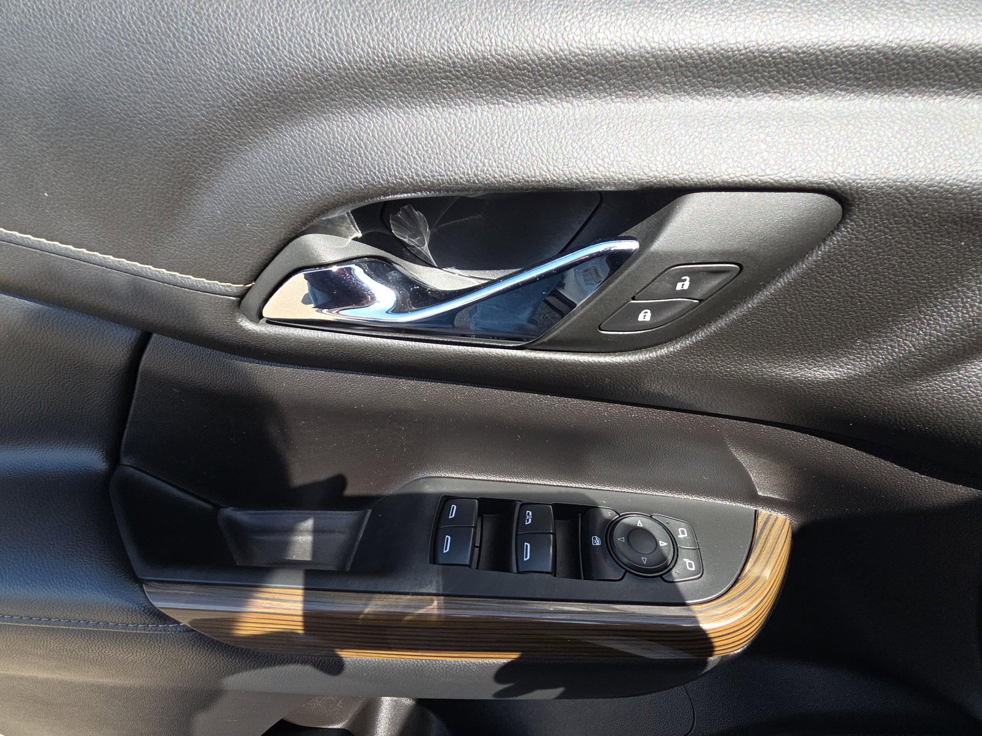 2023 GMC Acadia SLE - Photo 13